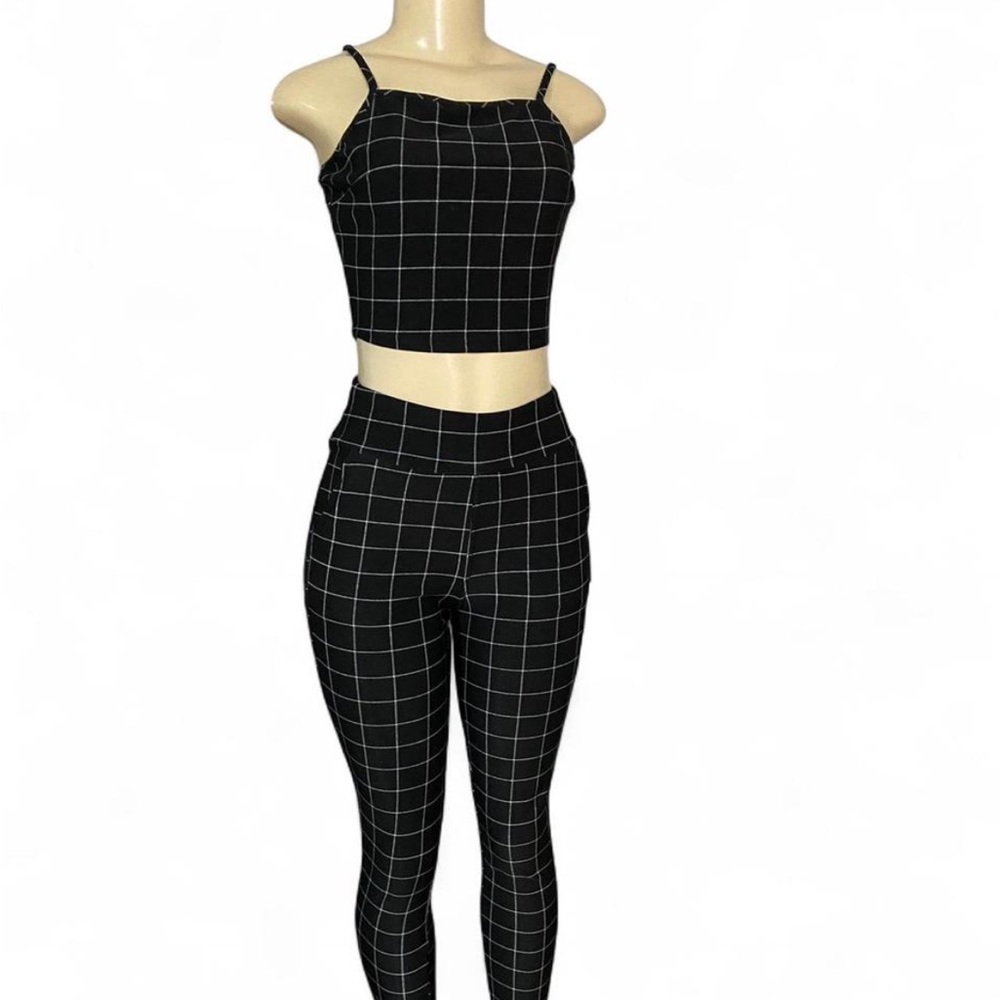 Chic Black Grid Pattern Women's Leggings Set